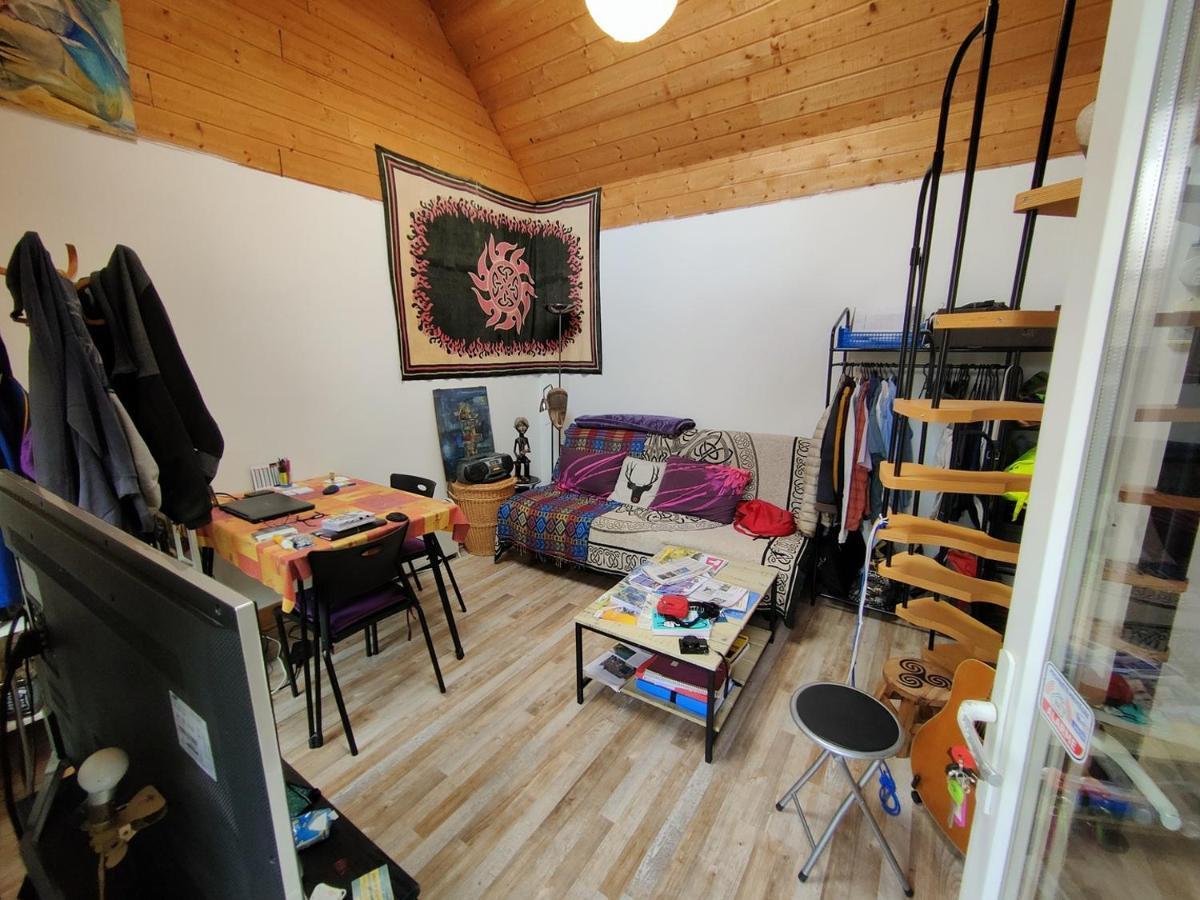 Maisonnette Avec Cour Ploubezre Extérieur photo